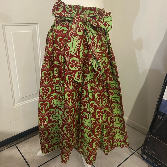 Ankara Fabric (from Nigeria) bought in LA, CA. Light green with deep red. Size M - Picture 2 of 10
